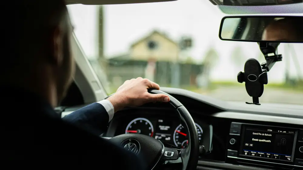 Les avantages d’un chauffeur privé pour vos trajets longue distance